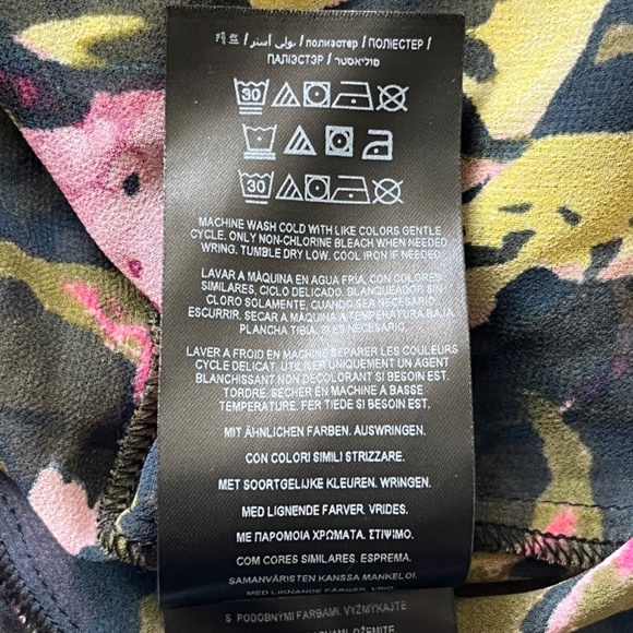 Guess Quinn Floral Ruffle Top - Picture 8 of 8